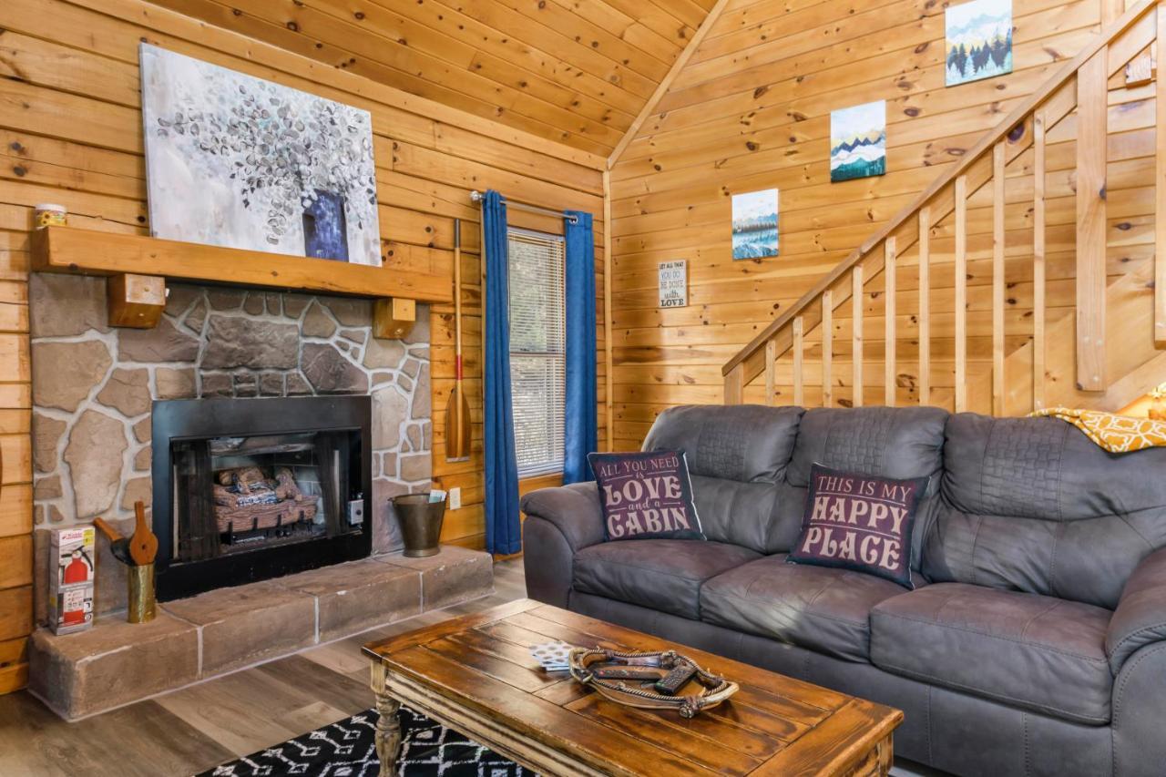 Serenity, A Rustic Log Cabin Retreat Sevierville Ngoại thất bức ảnh