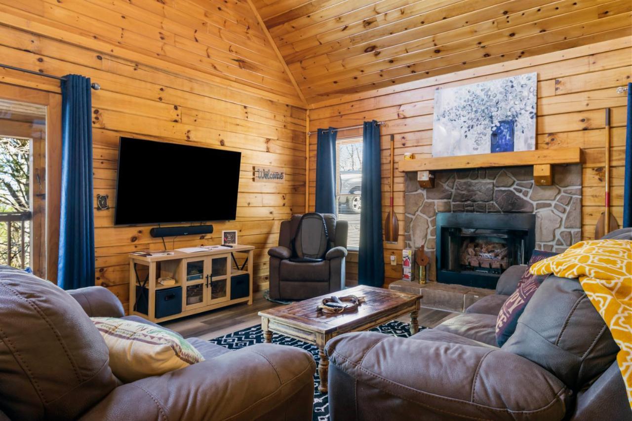 Serenity, A Rustic Log Cabin Retreat Sevierville Ngoại thất bức ảnh