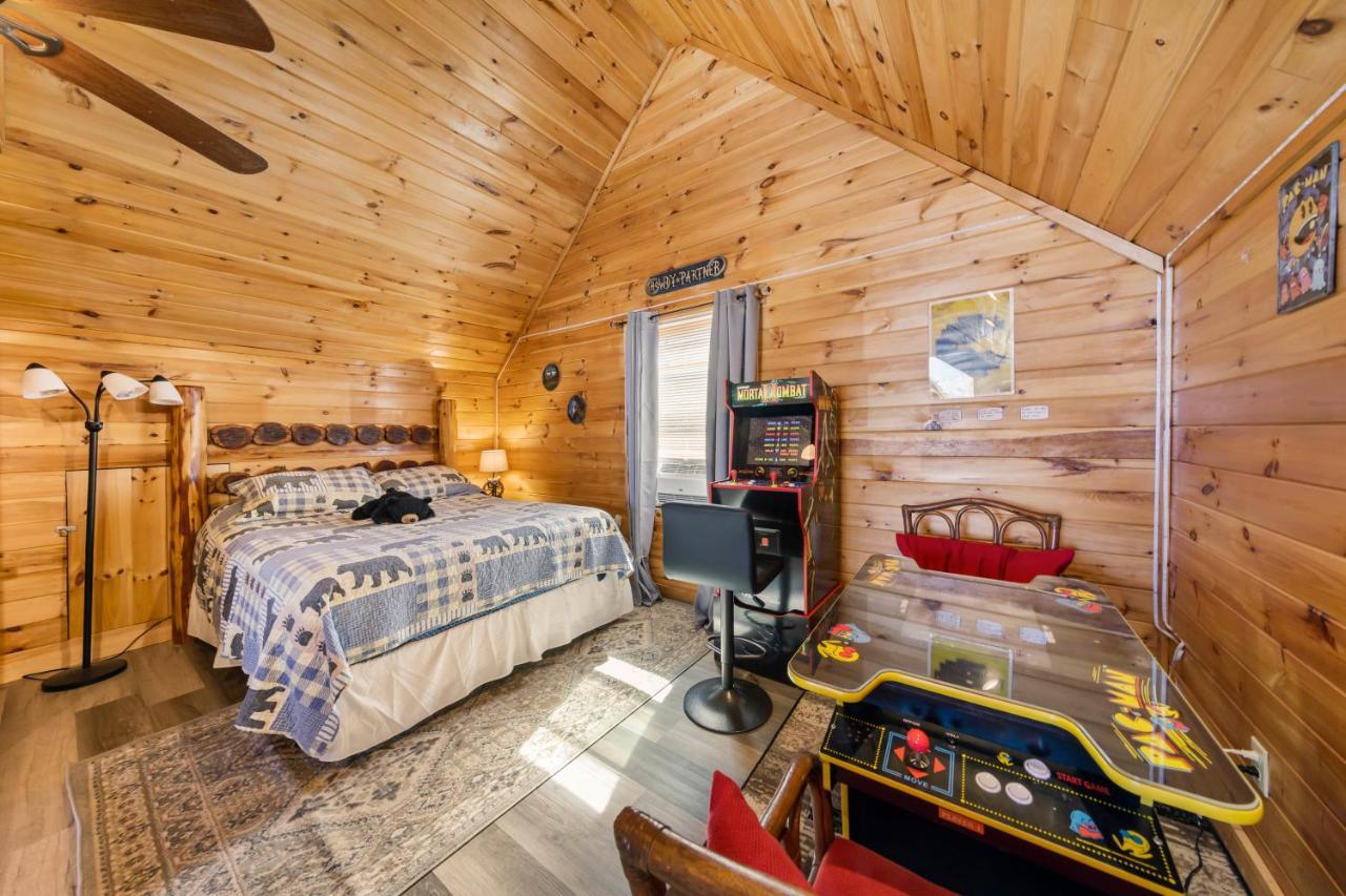 Serenity, A Rustic Log Cabin Retreat Sevierville Ngoại thất bức ảnh